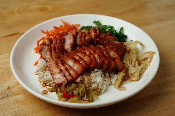 Chic Jumpsuit Styling: Elevate Your Formal Corporate Look